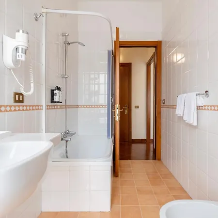 Hotel Crisol Europa 3*