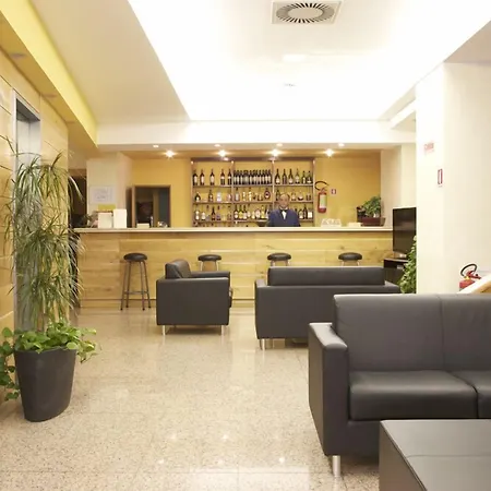 מלון Crisol Europa 3*